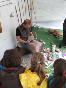 JNA 2015, atelier démonstration de taille de silex