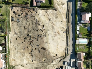 Le Quair, Pierrevert